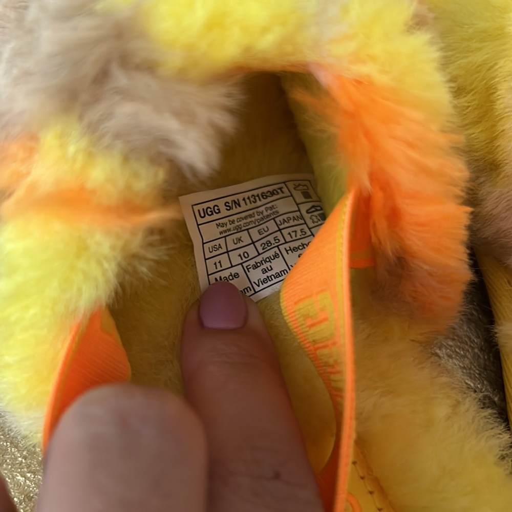 UGG Kids Fluff Yeah canary yellow plaid punk slip on slide sandals. Size 11 - Picture 8 of 9